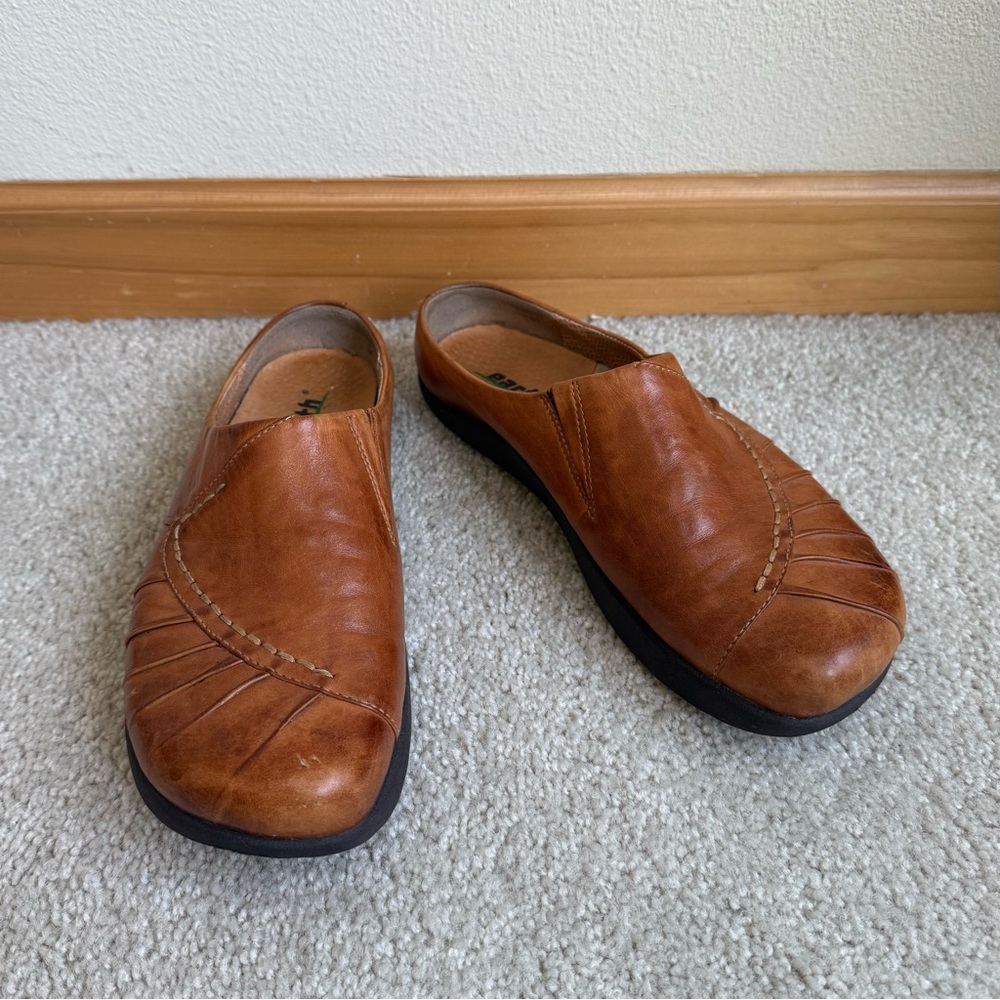 Leather Slip-On Clogs